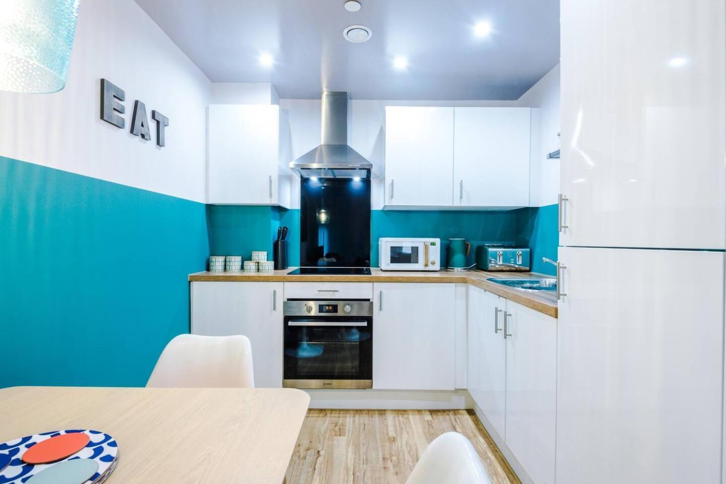 High Reviewed 1-Bed With Parking Central Location Ліверпуль Екстер'єр фото
