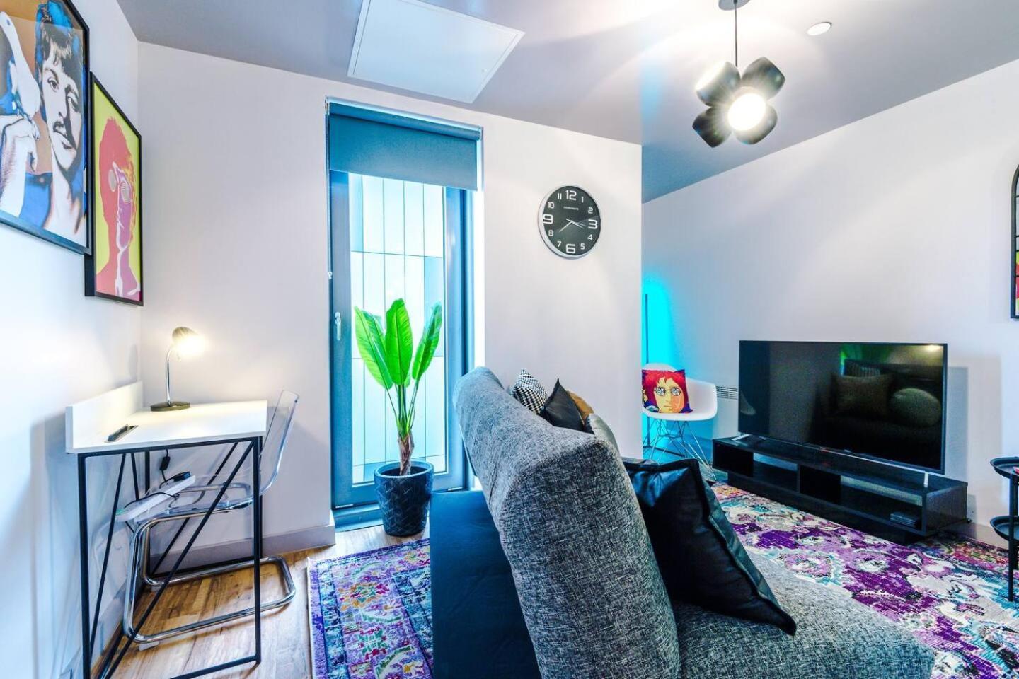 High Reviewed 1-Bed With Parking Central Location Ліверпуль Екстер'єр фото
